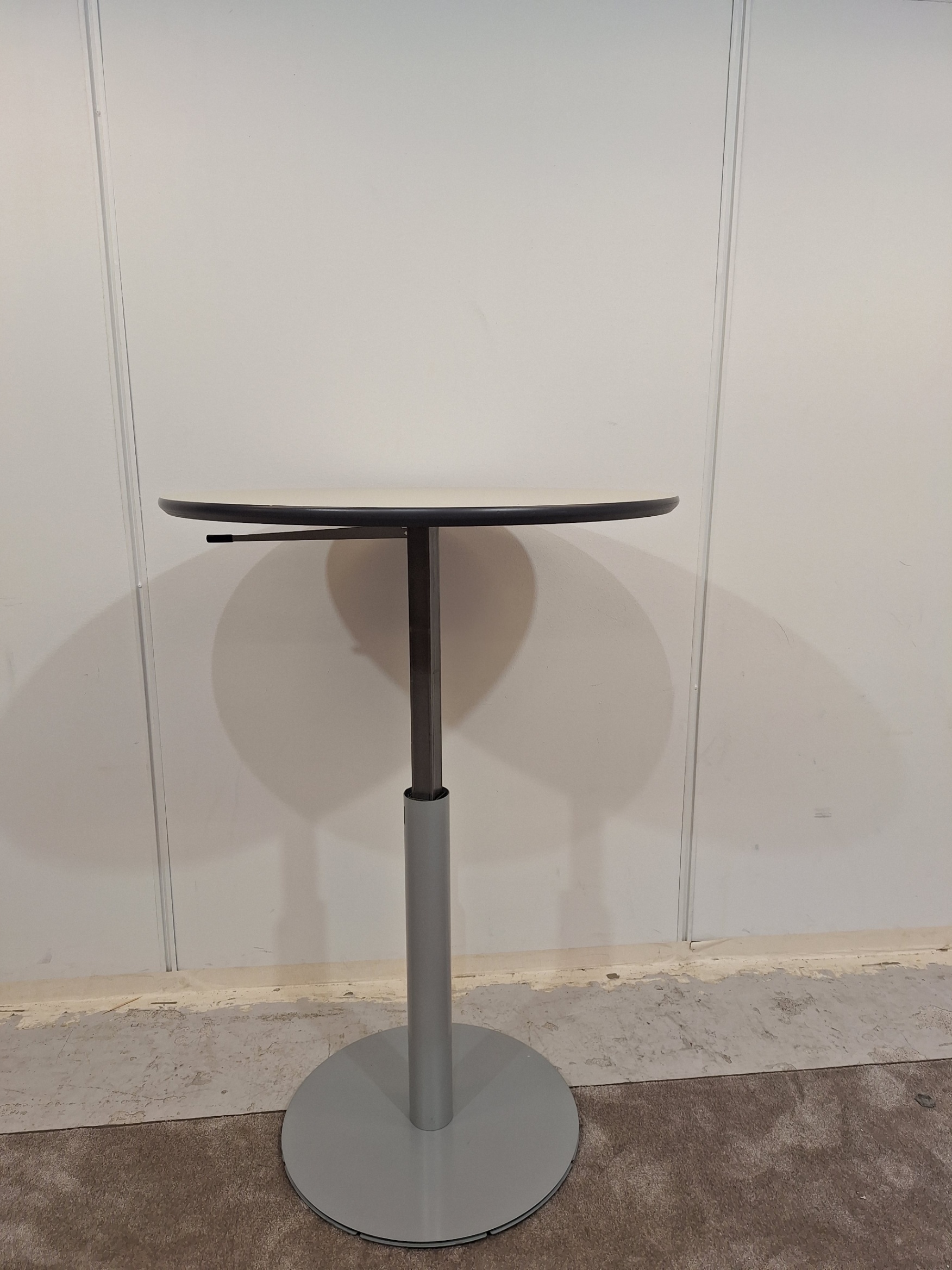 Martela Spot Työpöytä ( Korkeussäädettävä )