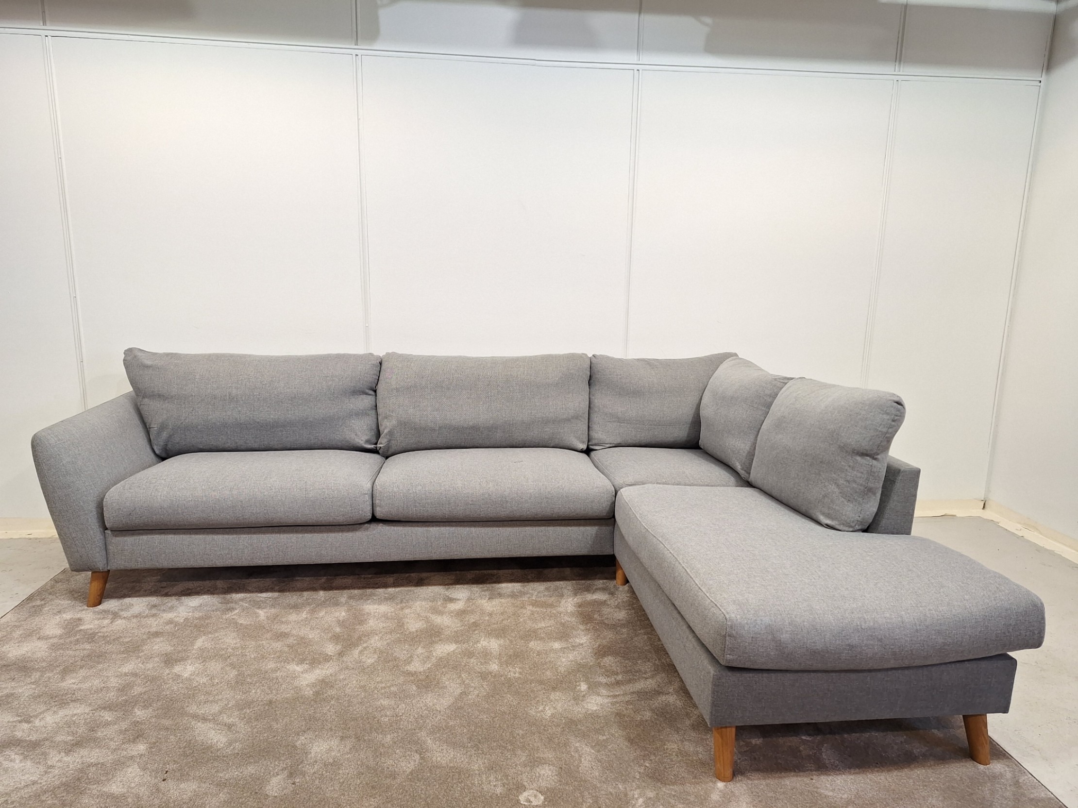 Tyylikäs Kulmasohva 