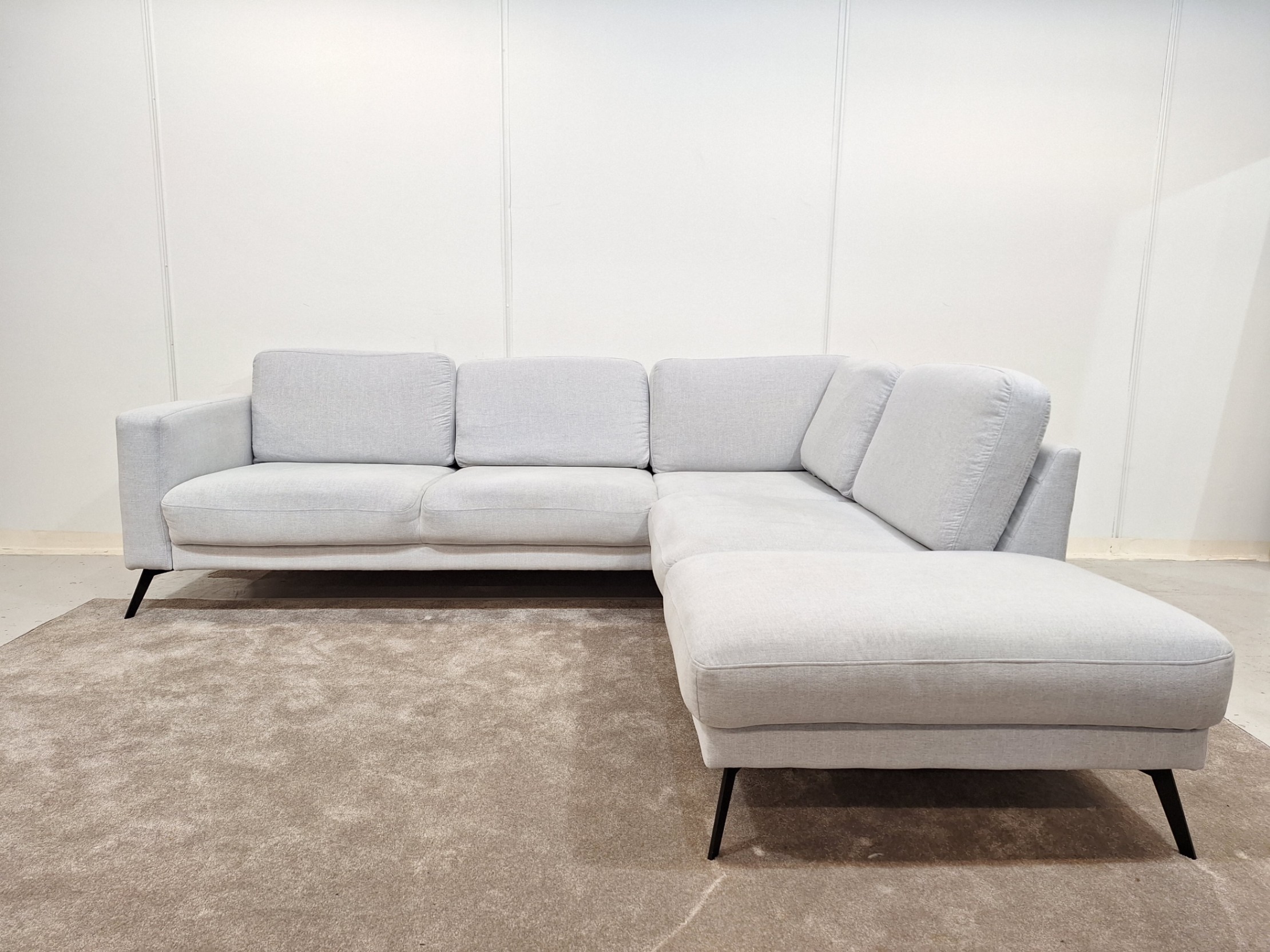 Tyylikäs Kulmasohva 