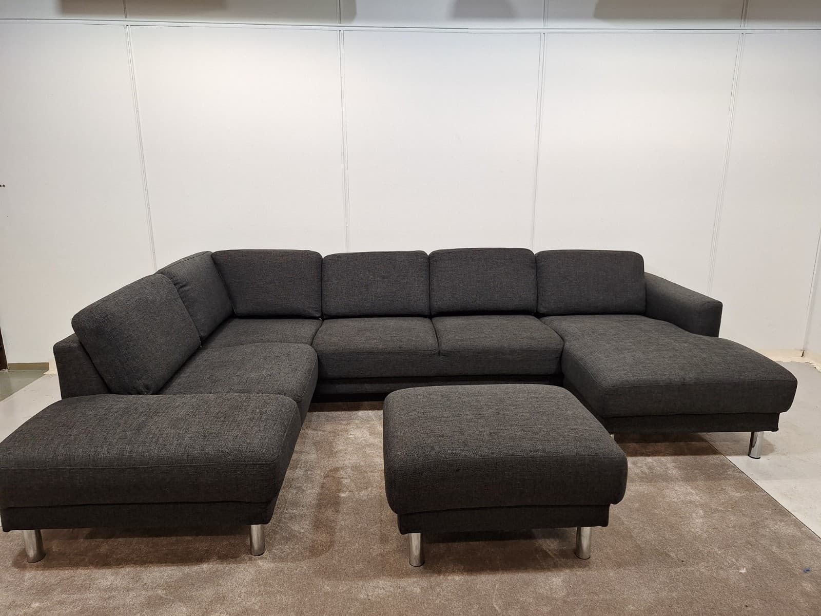 Cleveland U Kulmasohva(Ilman rahia)