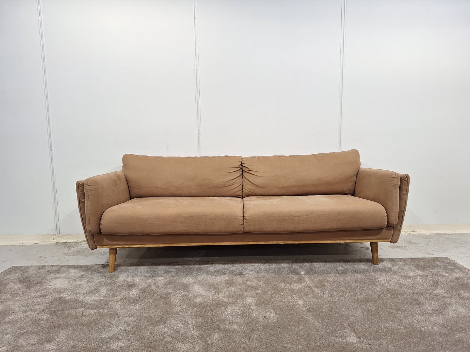 BD Möbel Vogue Kruunukaluste Sohva