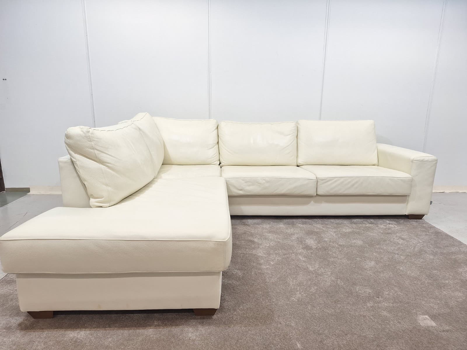 Bellus aitonahka Kulmasohva